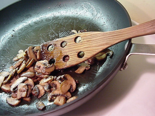 mushroom in a calphalon pan